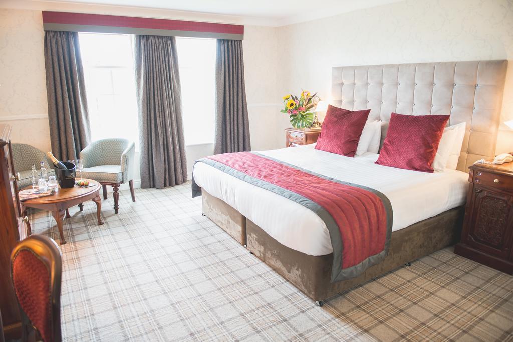 נאטספורד Mere Court Hotel מראה חיצוני תמונה