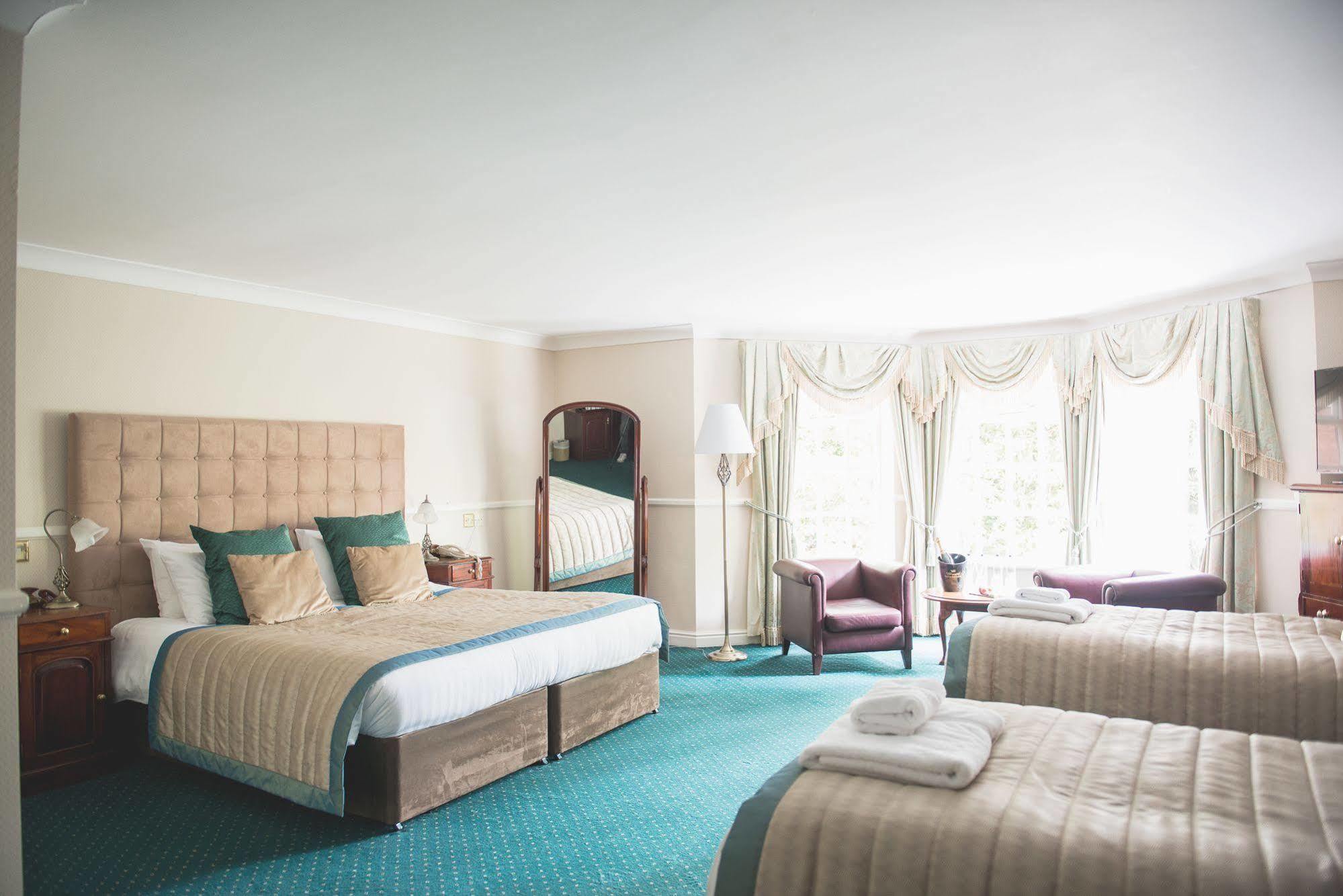 נאטספורד Mere Court Hotel מראה חיצוני תמונה
